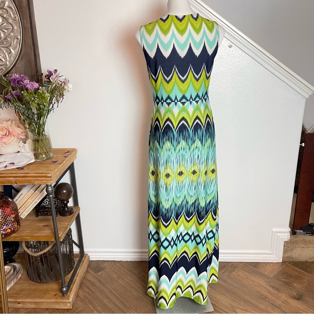 Sleeveless V-Neck Maxi Dress in Green & Navy - Picture 4 of 4